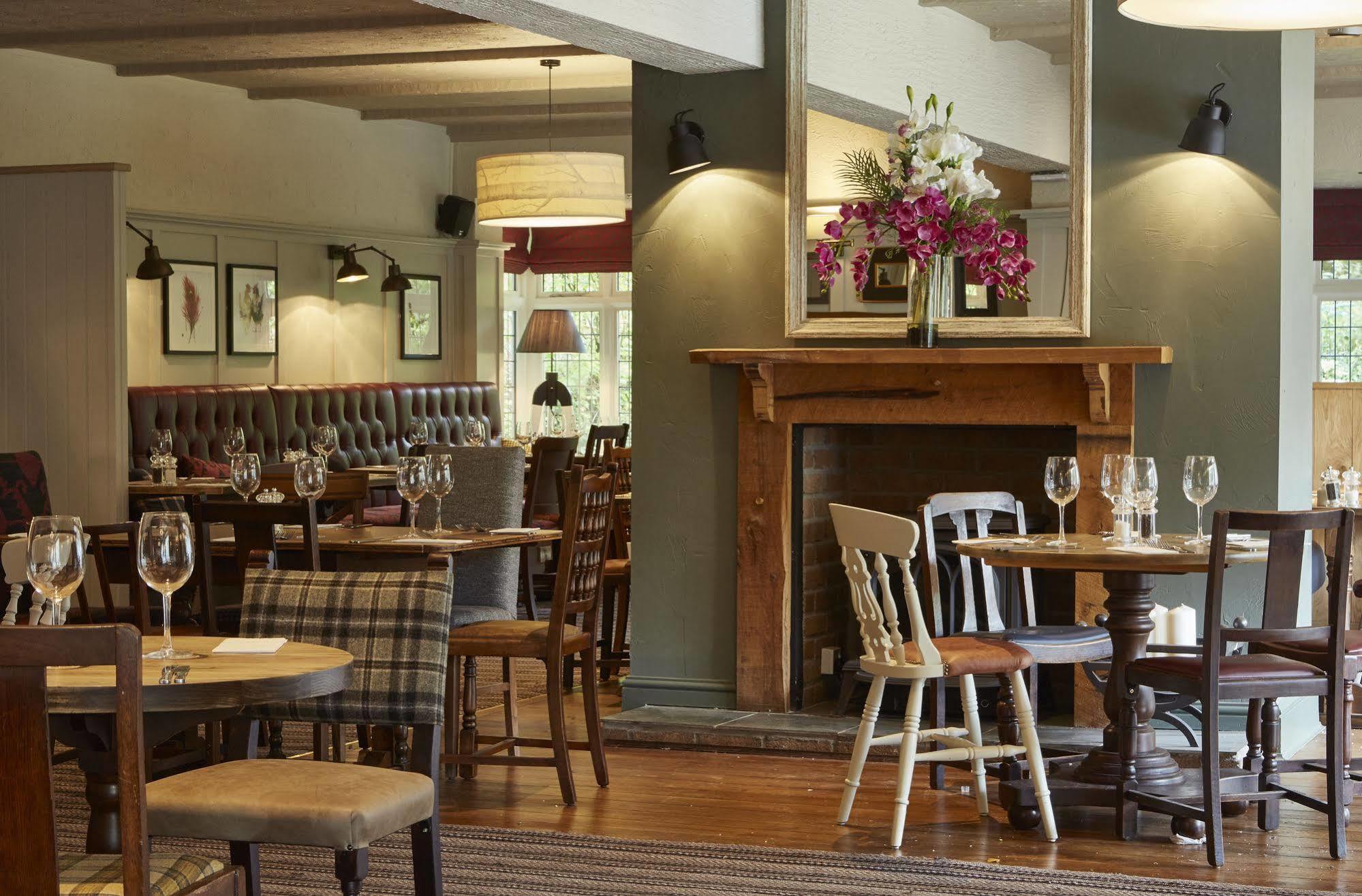 Dartbridge Inn By Greene King Inns บัคฟาสต์ลีย์ ภายนอก รูปภาพ
